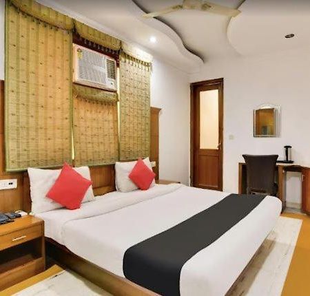 Tjs Royal Hotel Дели Экстерьер фото